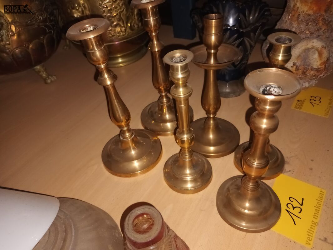 Koperen kandelaars. 6 stuks – foto 3 – kavel bij BOPA Auctions, Ieper