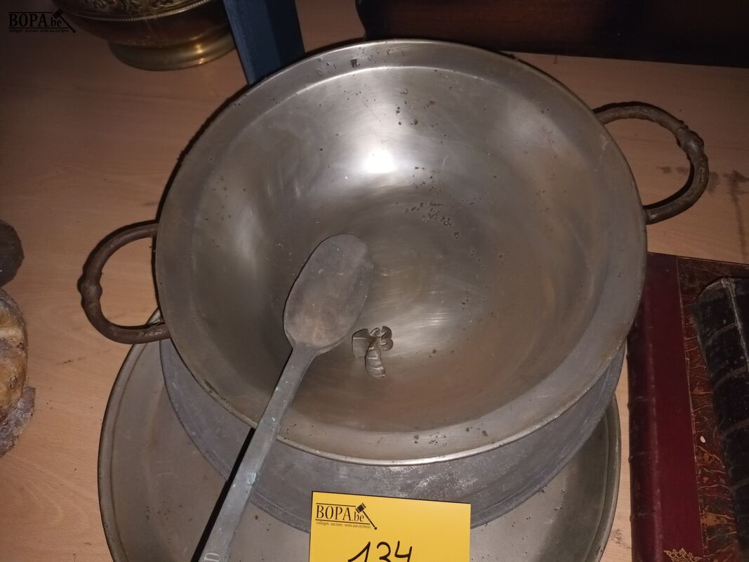 Tinnen schalen en lepel. 4 stuks – foto 3 – kavel bij BOPA Auctions, Ieper