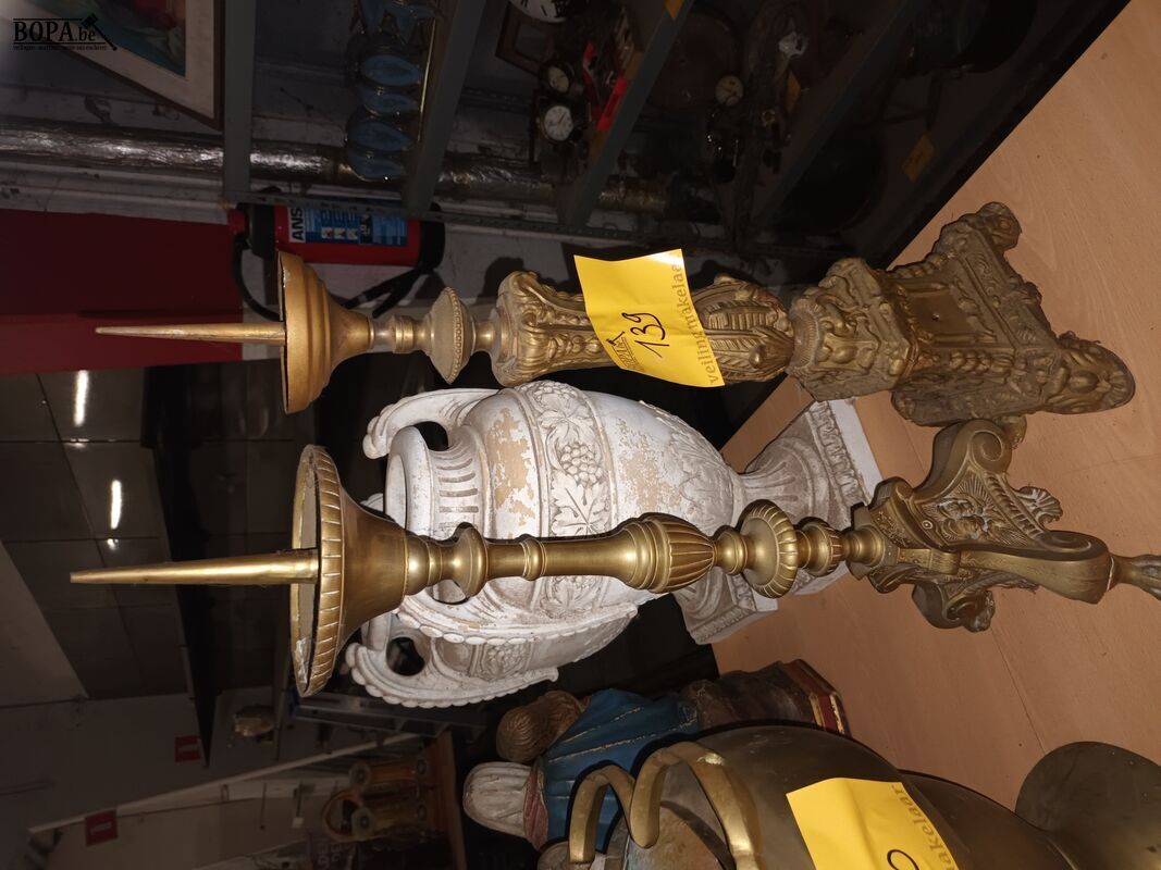 Koperen kerkkandelaars. 2 stuks – foto 3 – kavel bij BOPA Auctions, Ieper