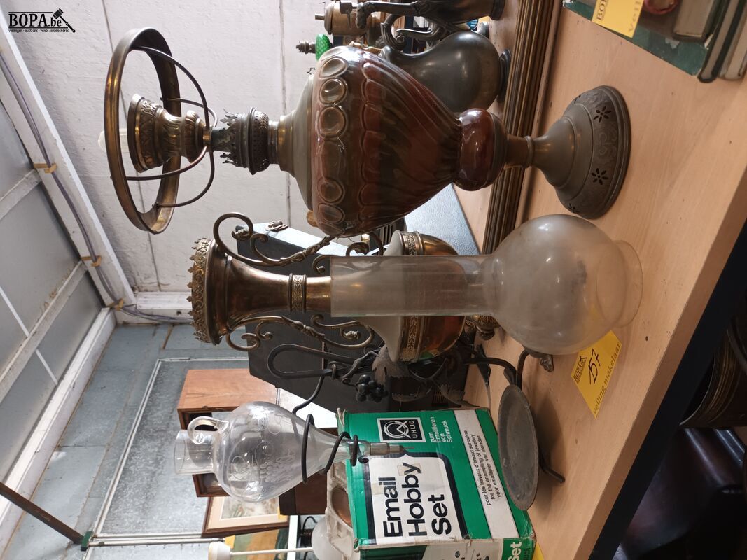 Vazen en lamp. 3 stuks – foto 2 – kavel bij BOPA Auctions, Ieper
