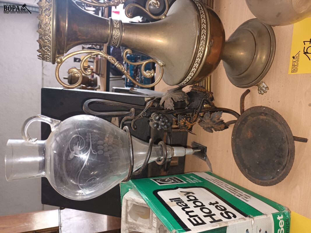 Vazen en lamp. 3 stuks – foto 6 – kavel bij BOPA Auctions, Ieper