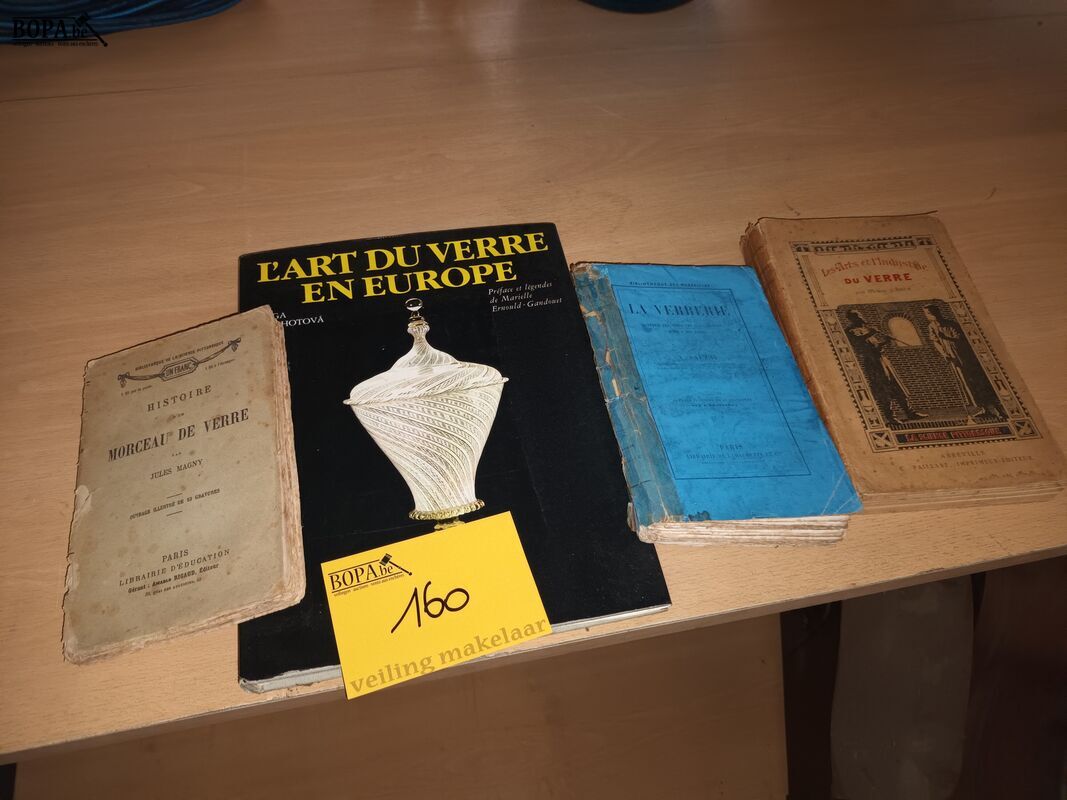 Oude boeken over glaswerk. 4 stuks – foto 2 – kavel bij BOPA Auctions, Ieper