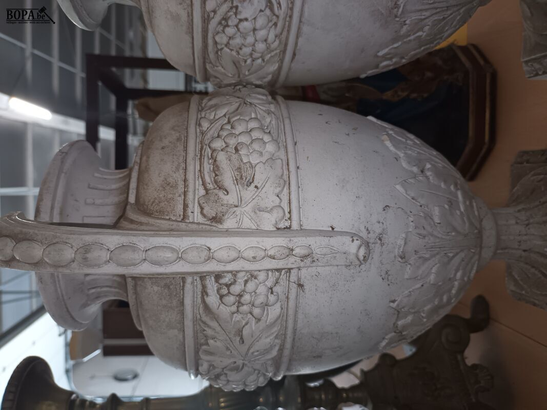 Stenen tuinvaas. 2 stuks – foto 3 – kavel bij BOPA Auctions, Ieper