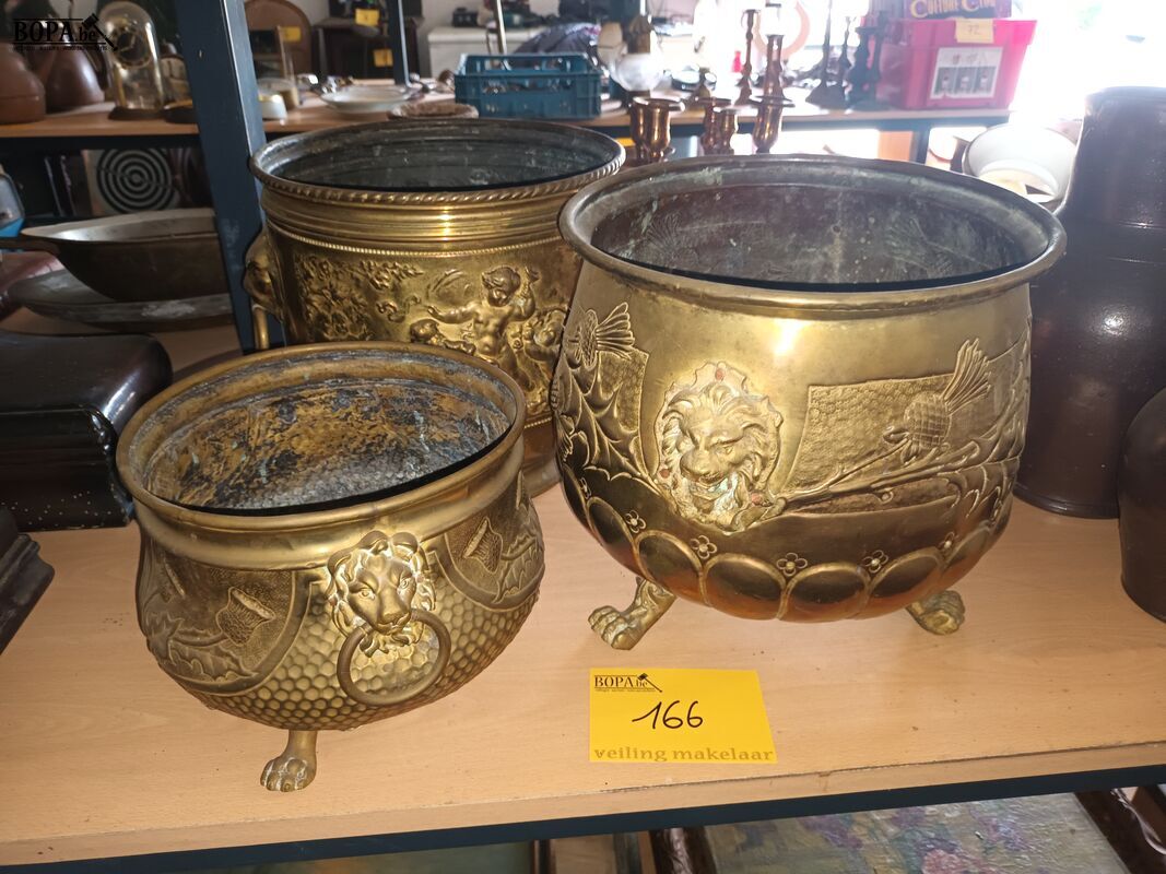 Koperen cache-pot. 3 stuks – foto 2 – kavel bij BOPA Auctions, Ieper
