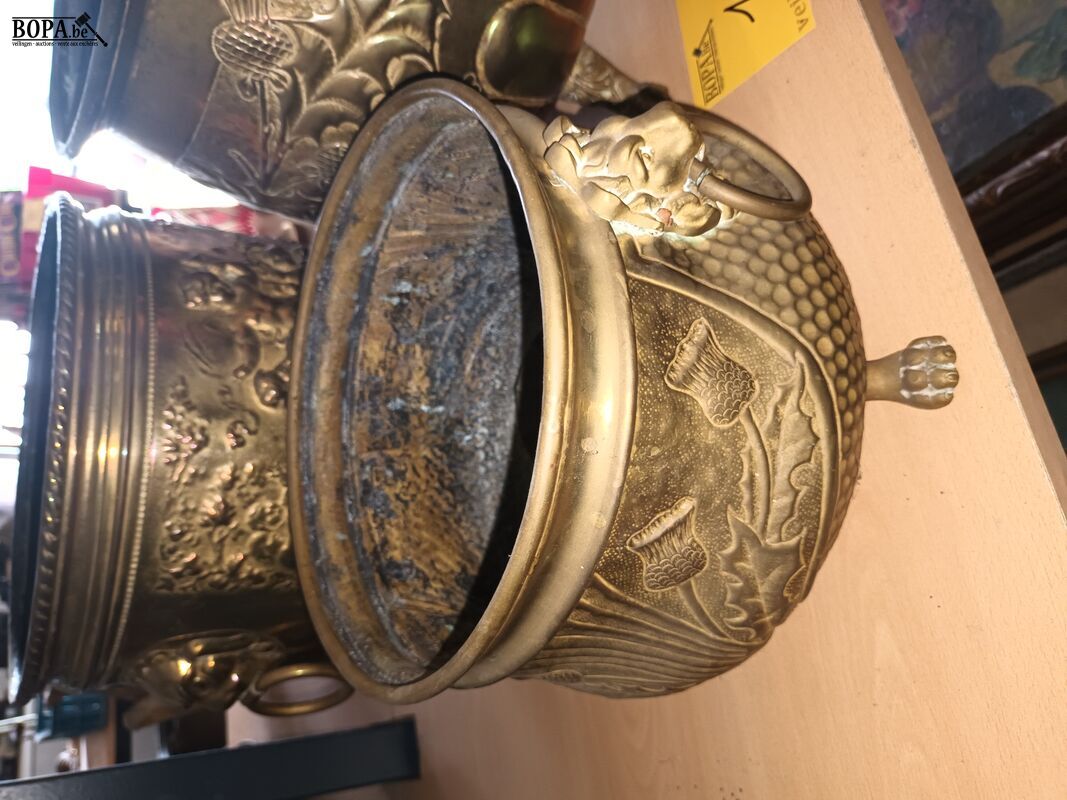 Koperen cache-pot. 3 stuks – foto 3 – kavel bij BOPA Auctions, Ieper