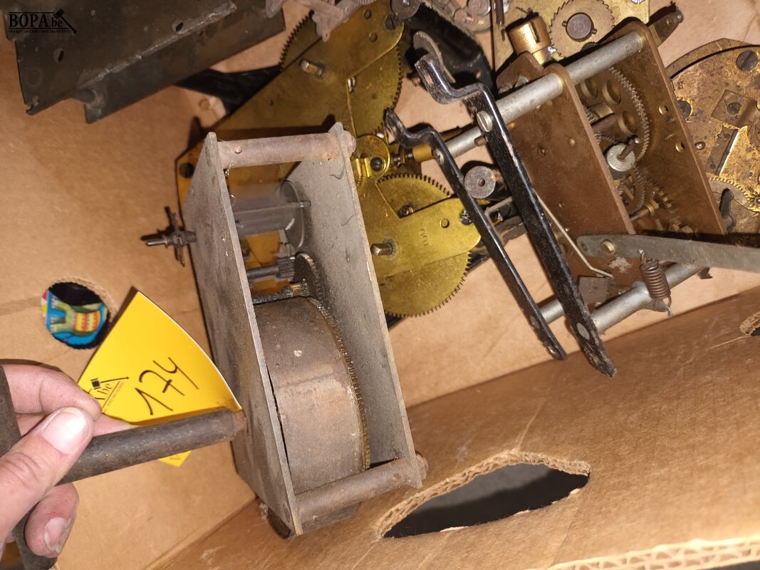 Lot koperen klokmechanismen – foto 5 – kavel bij BOPA Auctions, Ieper