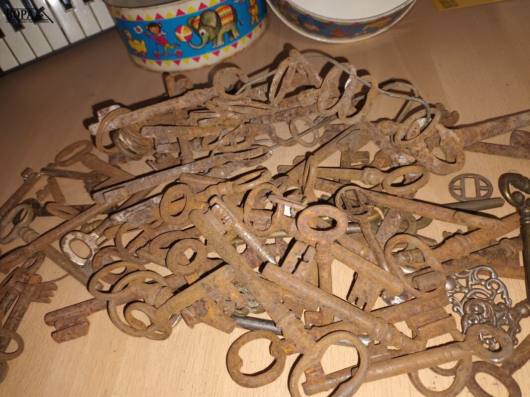 Lot oude sleutels – foto 2 – kavel bij BOPA Auctions, Ieper