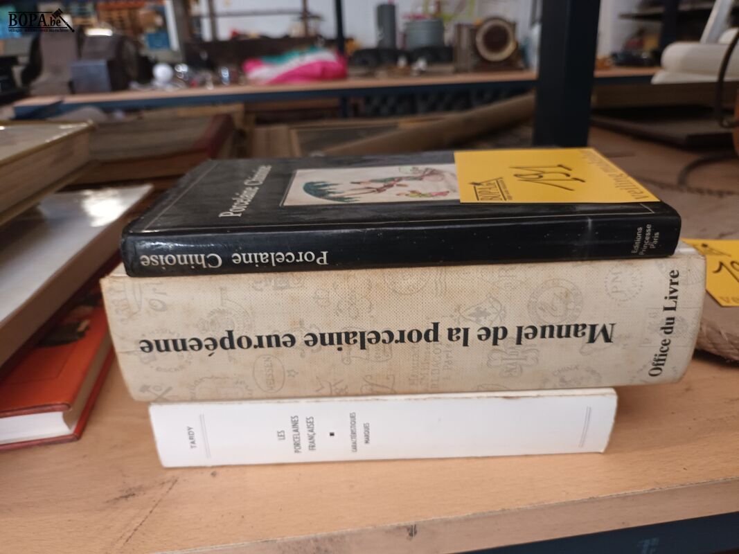 Boeken over porselein. 3 stuks – foto 3 – kavel bij BOPA Auctions, Ieper