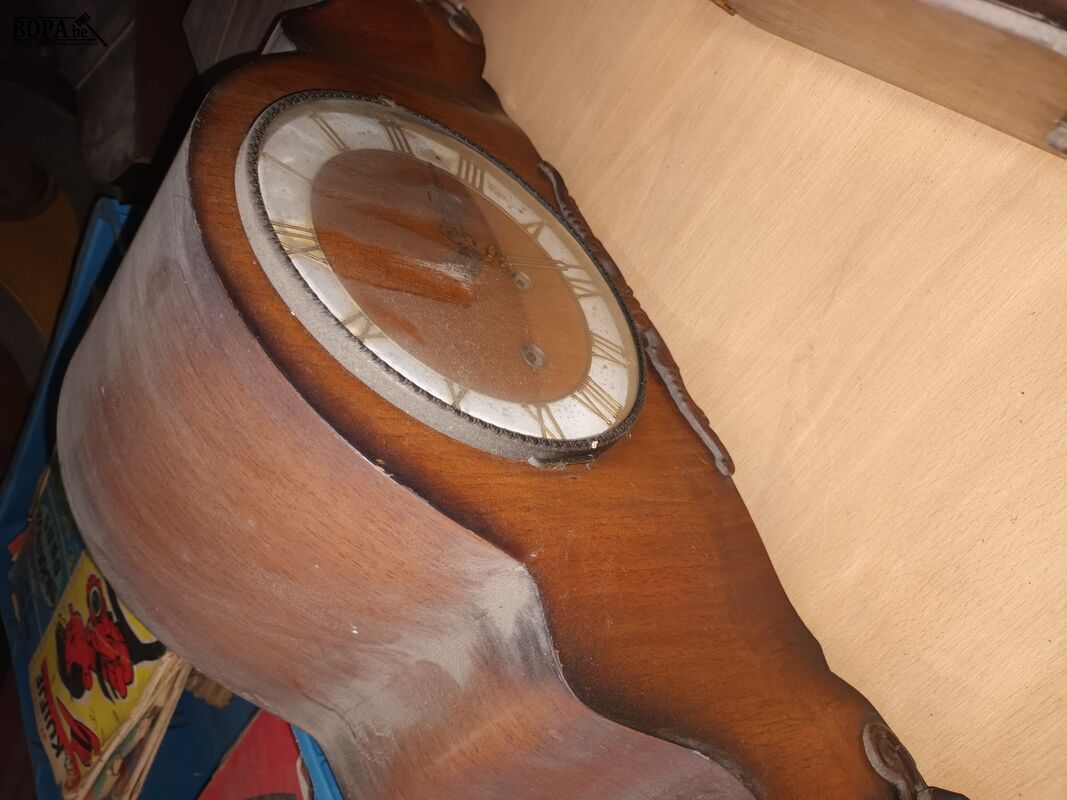 Wandklok en schouwklokken. 4 stuks – foto 5 – kavel bij BOPA Auctions, Ieper