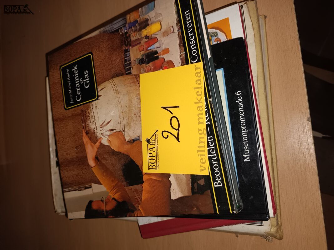 Boeken over keramiek. 6 stuks – foto 2 – kavel bij BOPA Auctions, Ieper