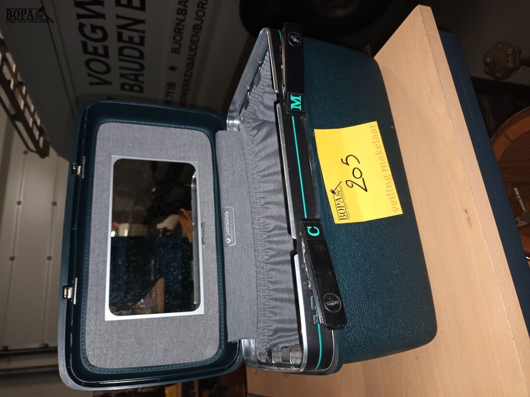 Samsonite beauty case – foto 2 – kavel bij BOPA Auctions, Ieper