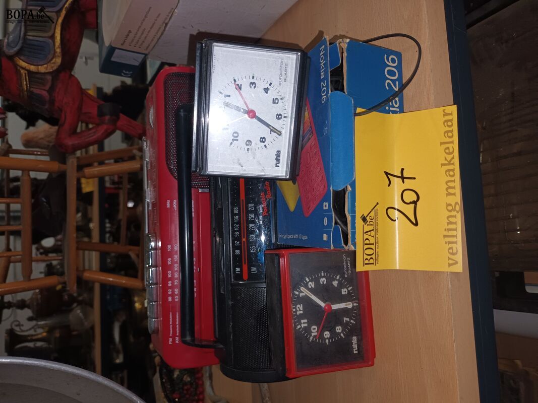 Radio’s, wekkers en gsm – foto 2 – kavel bij BOPA Auctions, Ieper