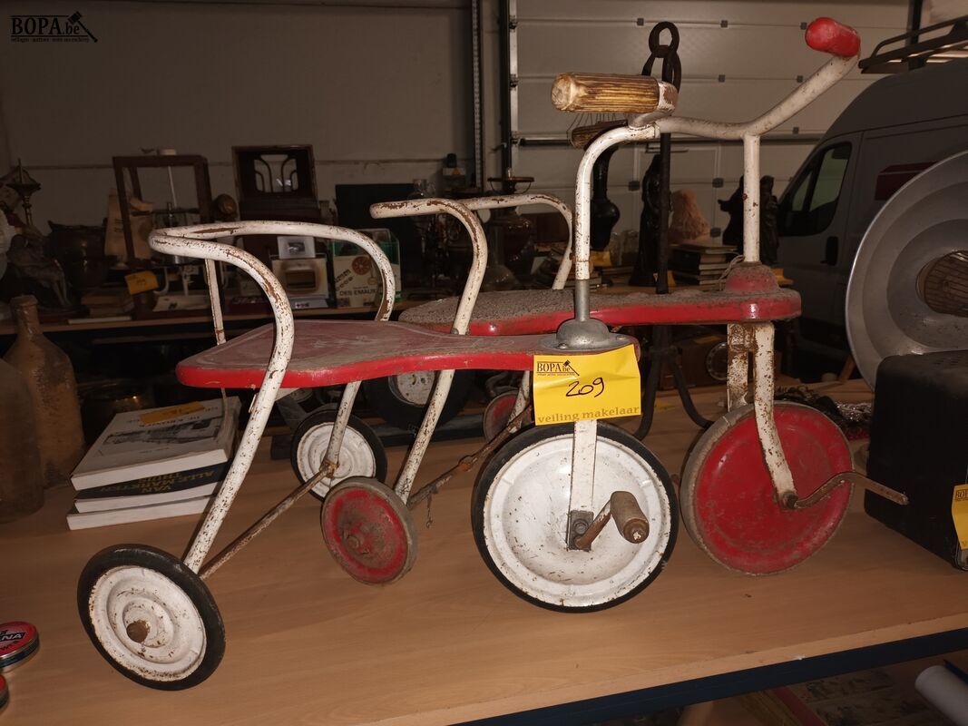 Oude driewielers. 2 stuks – foto 2 – kavel bij BOPA Auctions, Ieper