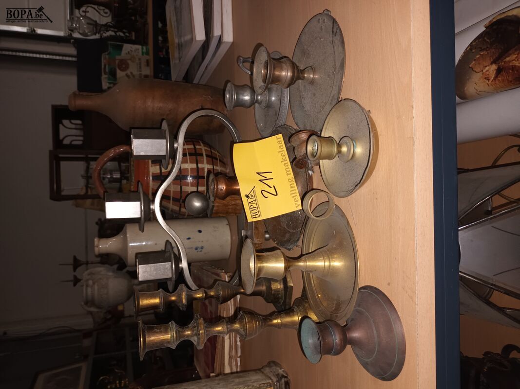 Antieke blakers en kandelaars. 9 stuks – foto 2 – kavel bij BOPA Auctions, Ieper
