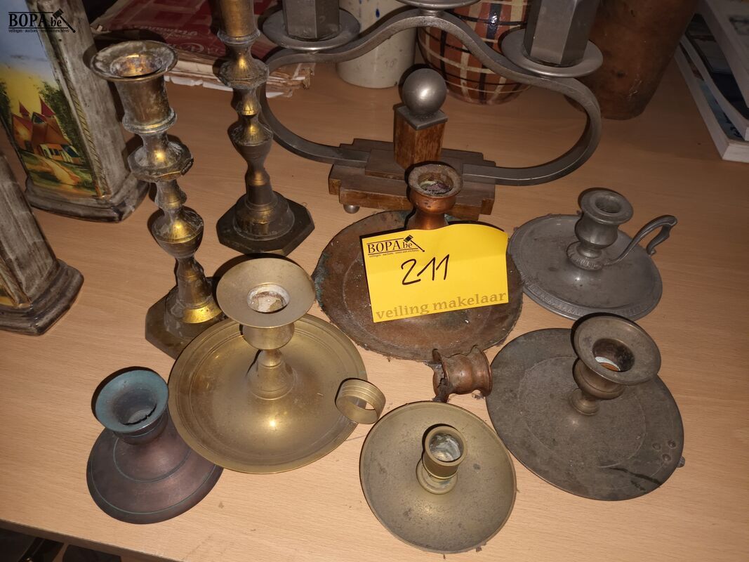 Antieke blakers en kandelaars. 9 stuks – foto 4 – kavel bij BOPA Auctions, Ieper