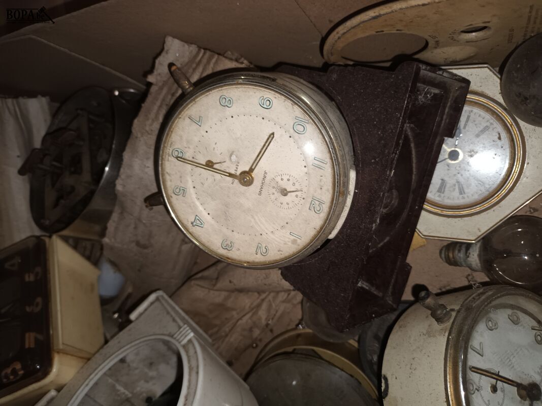 Lot wekkers en onderdelen – foto 4 – kavel bij BOPA Auctions, Ieper