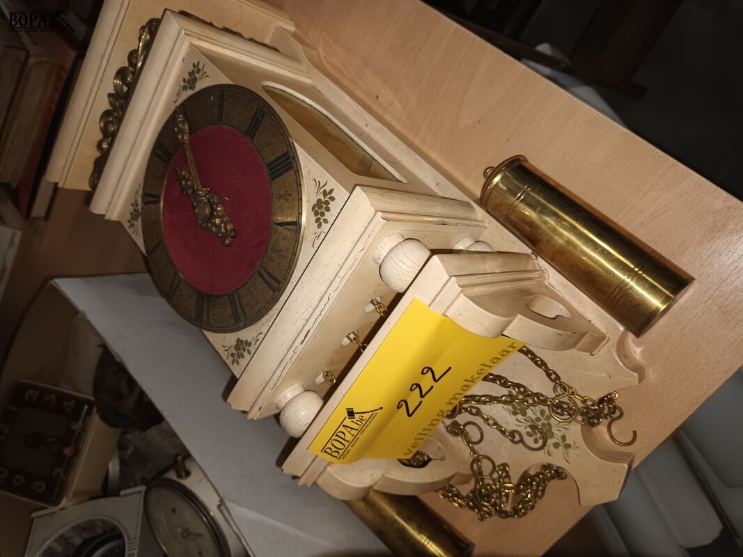 Wandklok. 2 stuks – foto 3 – kavel bij BOPA Auctions, Ieper