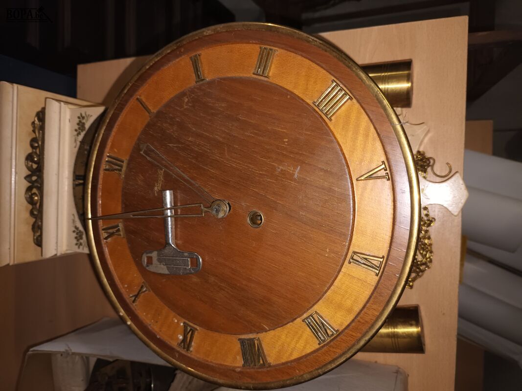 Wandklok. 2 stuks – foto 4 – kavel bij BOPA Auctions, Ieper