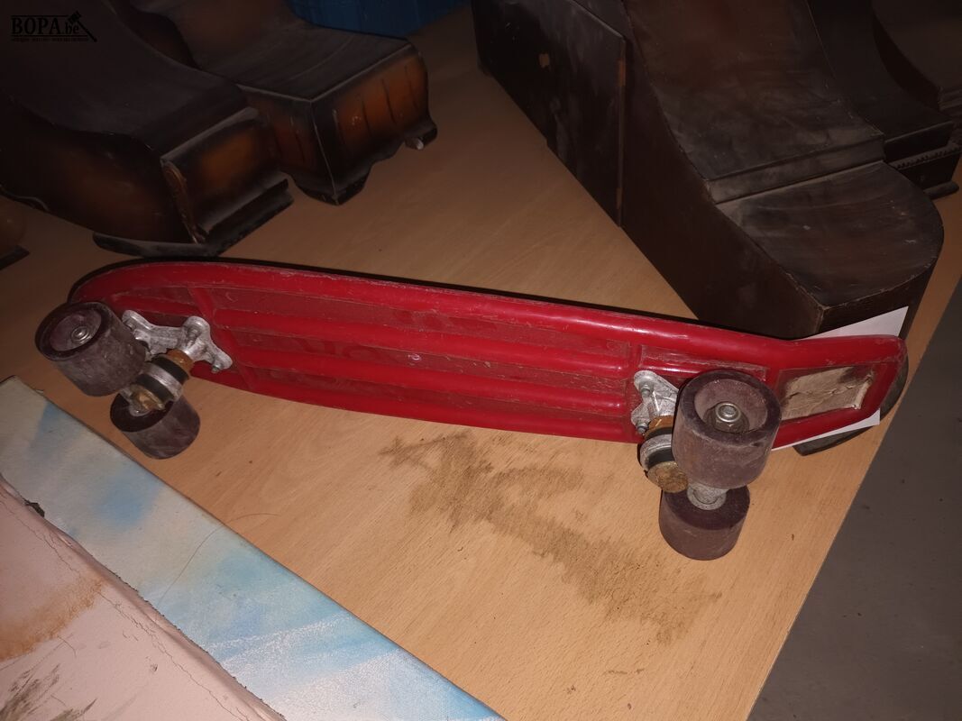 Vintage skateboard – foto 3 – kavel bij BOPA Auctions, Ieper