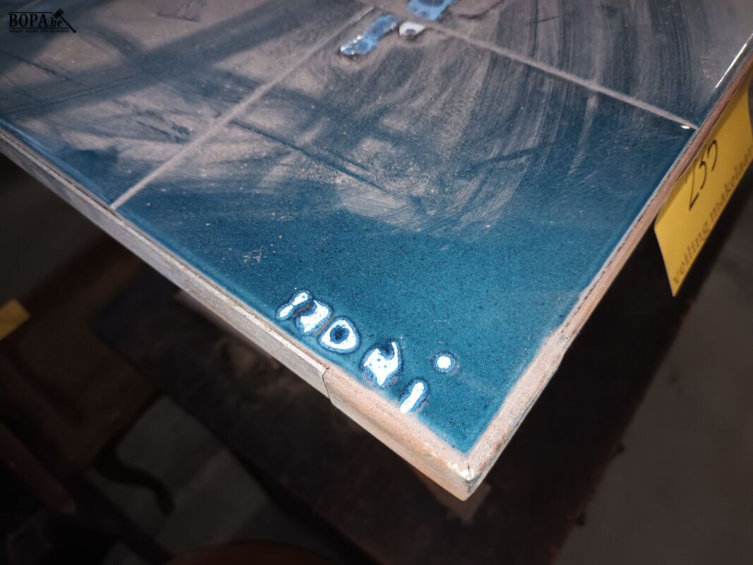 Vintage tafel met tegels Adri – foto 5 – kavel bij BOPA Auctions, Ieper