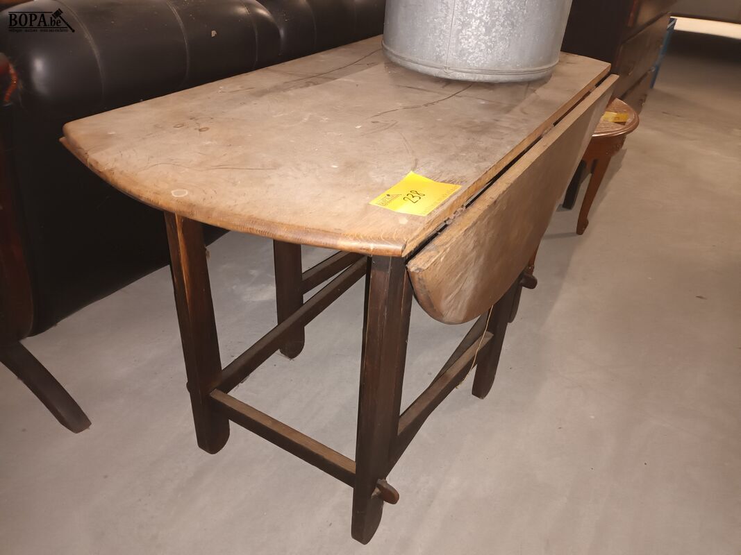 Antieke houten klaptafel – foto 2 – kavel bij BOPA Auctions, Ieper