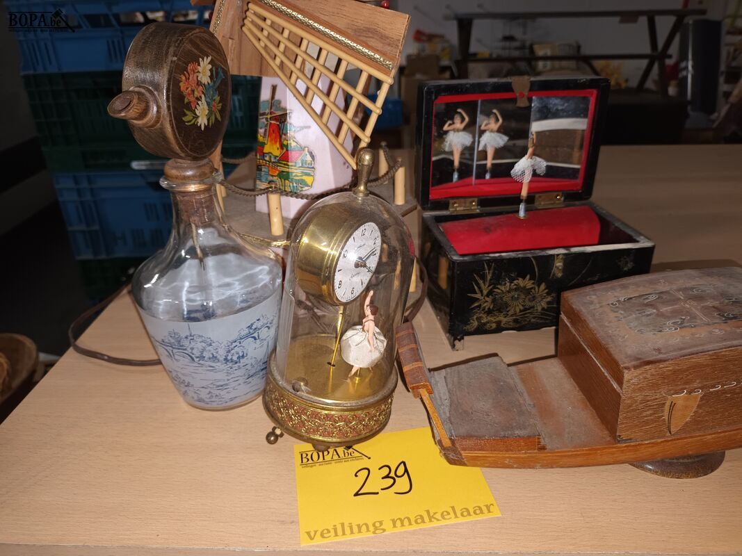 Muziekdozen. 5 stuks – foto 2 – kavel bij BOPA Auctions, Ieper