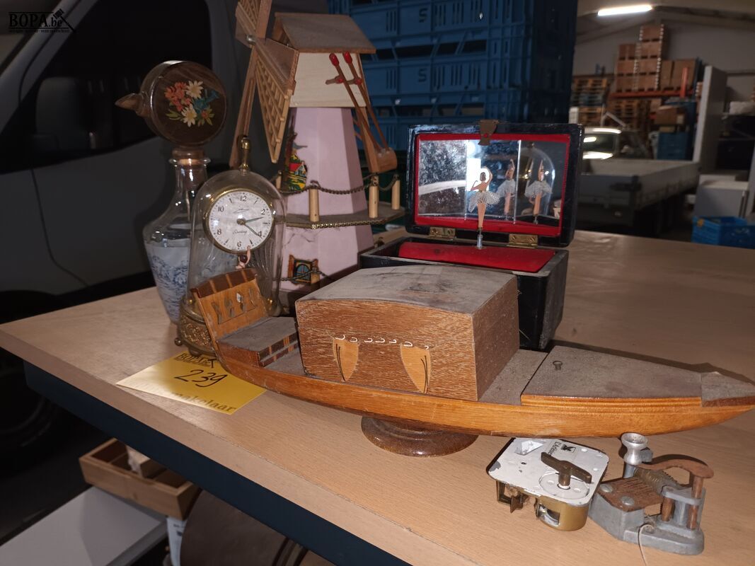 Muziekdozen. 5 stuks – foto 3 – kavel bij BOPA Auctions, Ieper