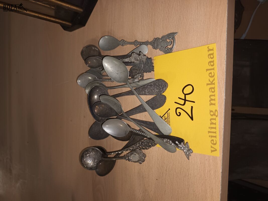 Antieke koffielepels. 18 stuks – foto 2 – kavel bij BOPA Auctions, Ieper