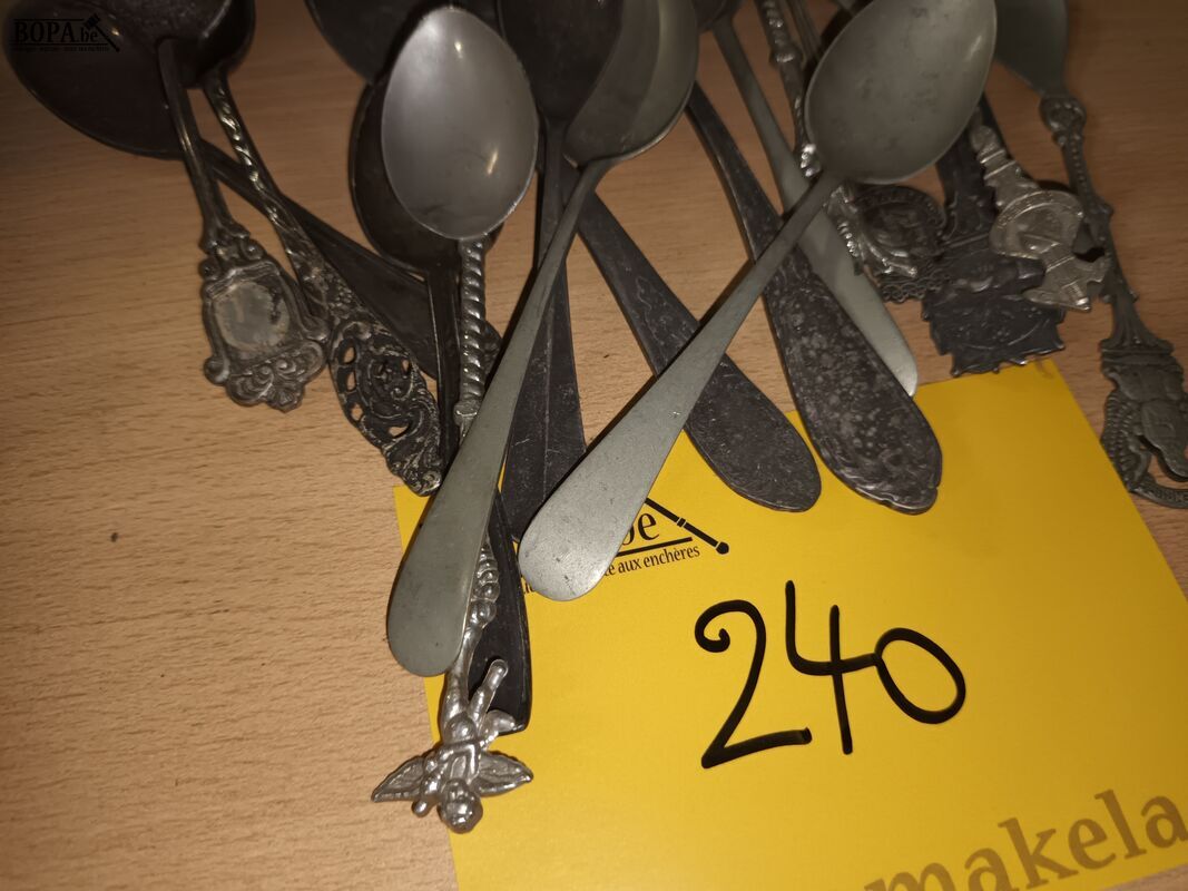 Antieke koffielepels. 18 stuks – foto 4 – kavel bij BOPA Auctions, Ieper