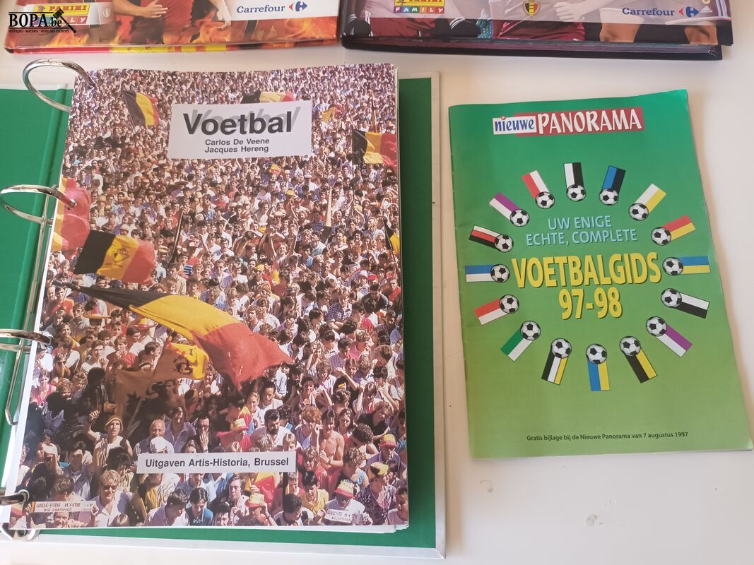 Boeken voetbal en panini. 5 stuks – foto 6 – kavel bij BOPA Auctions, Ieper