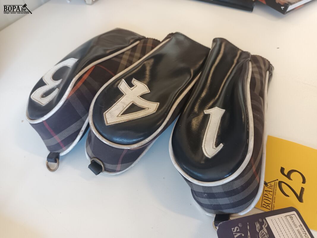 Vintage golf club covers Burberrys. 3 stuks – foto 3 – kavel bij BOPA Auctions, Ieper