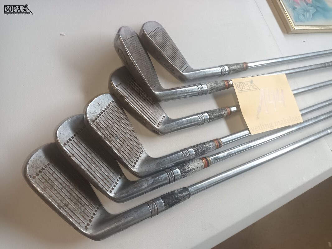 Vintage golf clubs Wilson. 6 stuks – foto 5 – kavel bij BOPA Auctions, Ieper