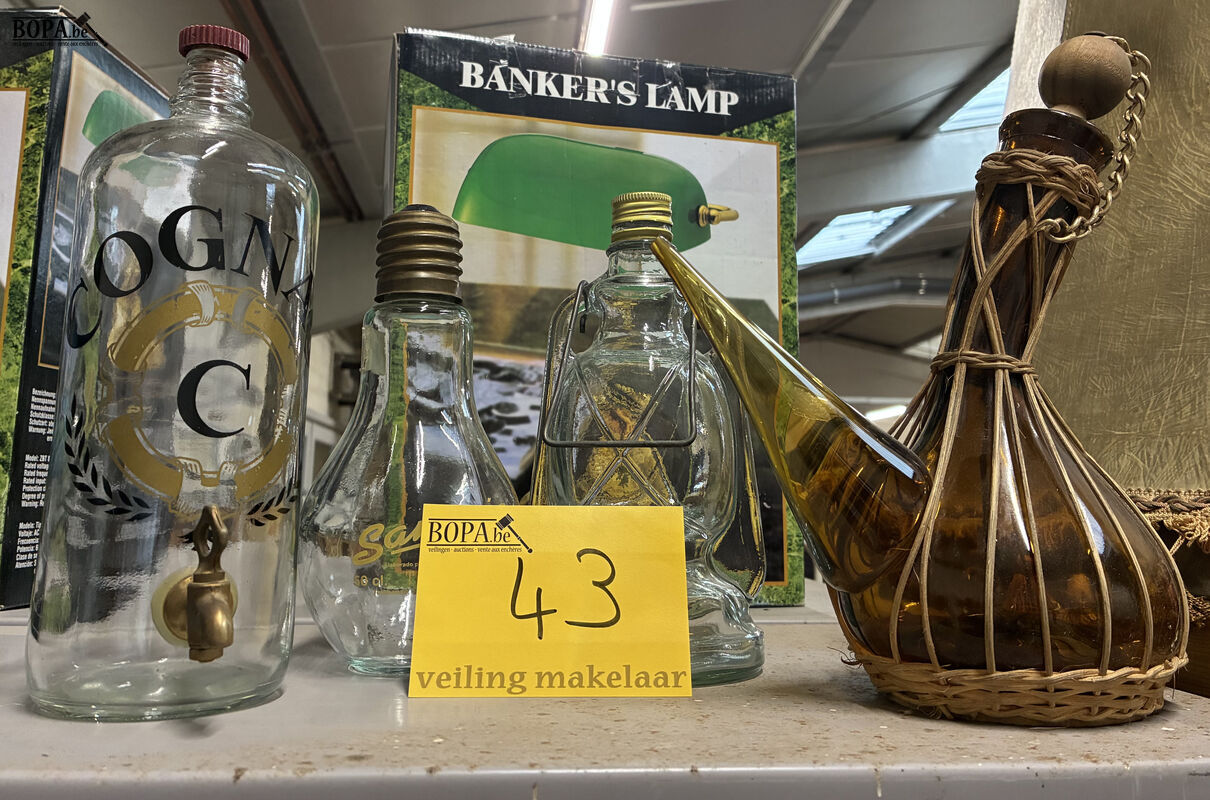 Speciale flessen - 4 stuks – foto 2 – kavel bij BOPA Auctions, Oekene
