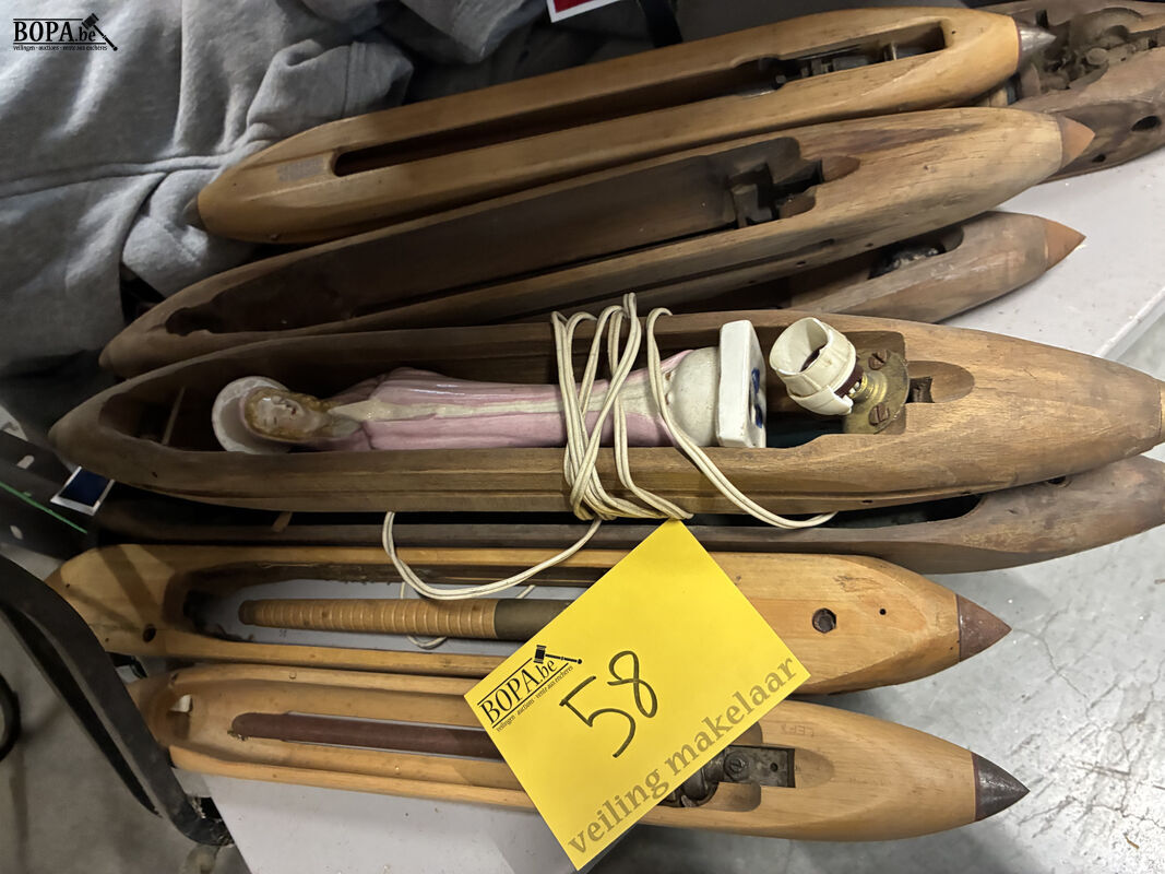 Antieke houten weefspoelen – foto 3 – kavel bij BOPA Auctions, Oekene