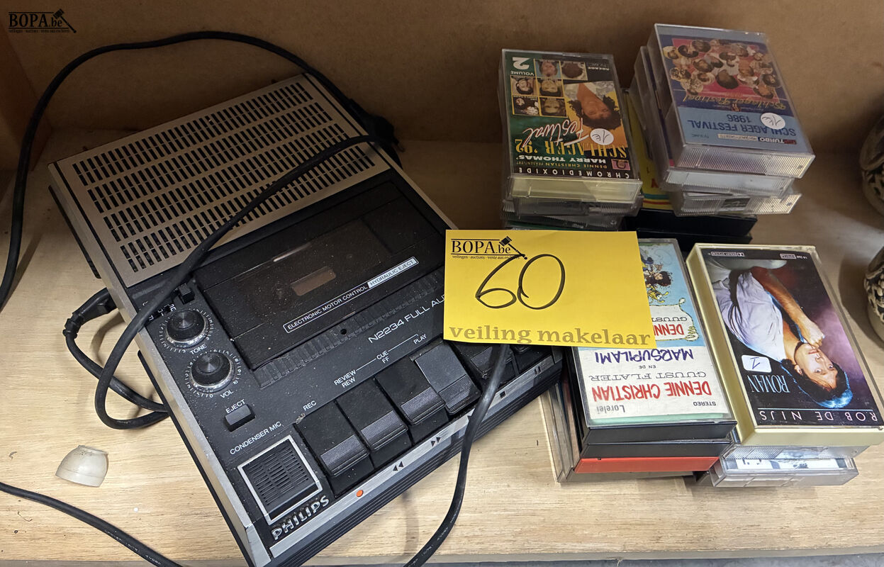 Philips cassettespeler met cassettes – foto 2 – kavel bij BOPA Auctions, Oekene