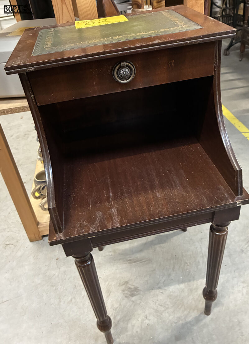 Klassieke houten bijzettafel – foto 2 – kavel bij BOPA Auctions, Oekene