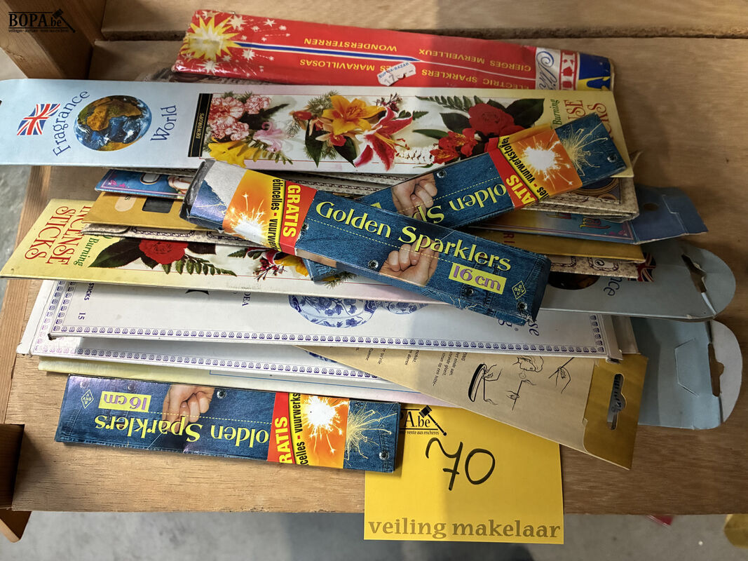 Diverse pakjes wierook en vuurwerk – foto 2 – kavel bij BOPA Auctions, Oekene