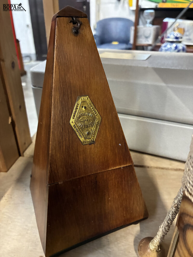 Bamboe rammelaar + antiek houten metronoom – foto 4 – kavel bij BOPA Auctions, Oekene