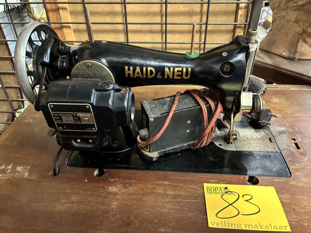 Antieke naaimachine – foto 4 – kavel bij BOPA Auctions, Oekene