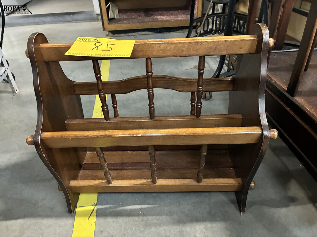 Vintage houten tijdschriftenrekjes - 2 stuks – foto 4 – kavel bij BOPA Auctions, Oekene