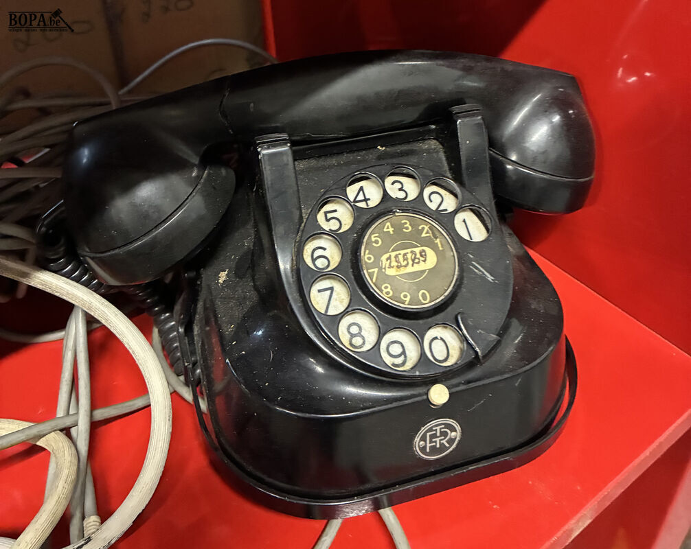 Vintage zwarte draaischijftelefoons – foto 5 – kavel bij BOPA Auctions, Oekene
