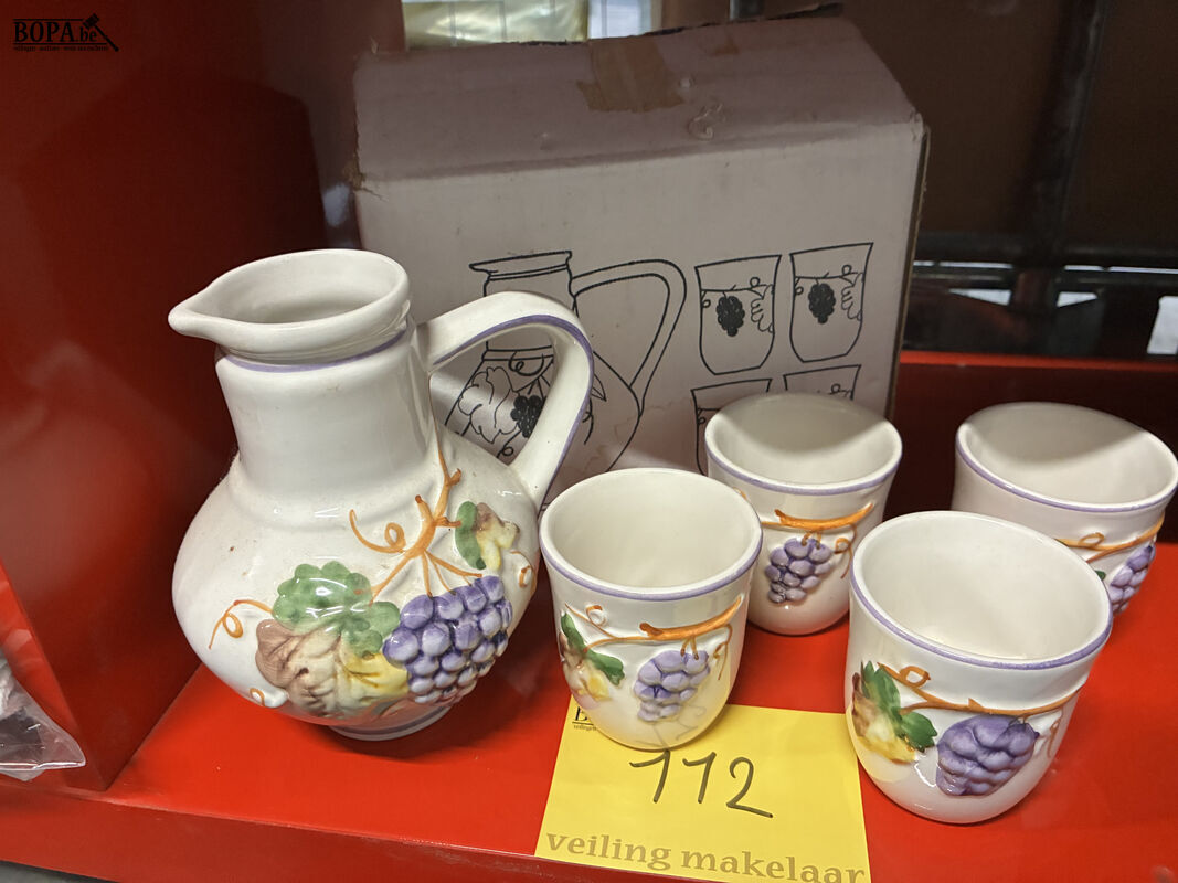 Vintage Portugese keramische wijnkan met bekers – foto 2 – kavel bij BOPA Auctions, Oekene