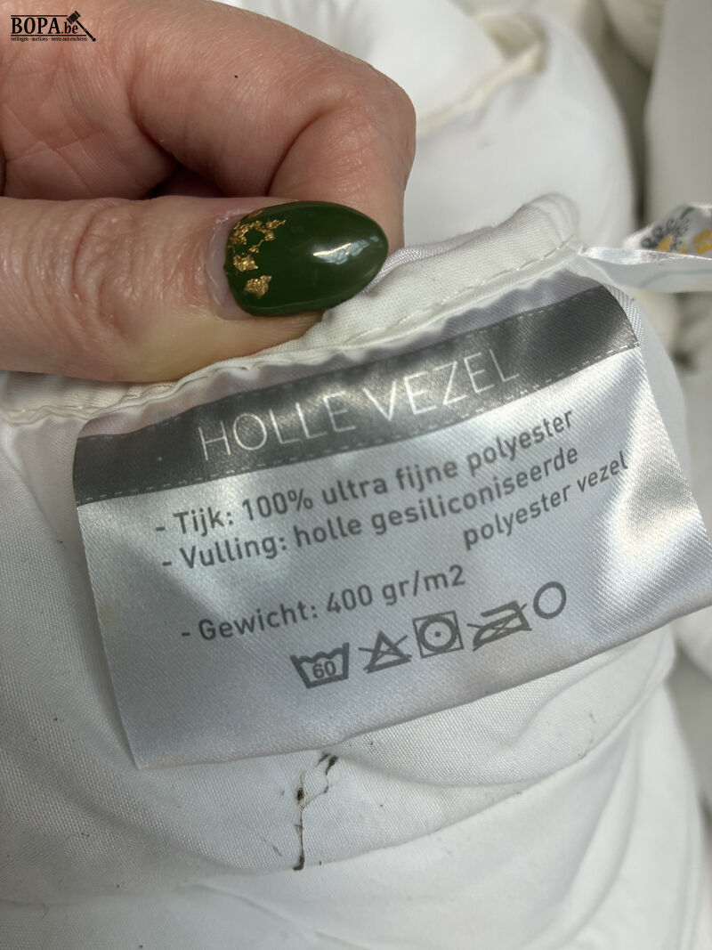 Lot kussens en donsdeken - toonzaalmodellen – foto 4 – kavel bij BOPA Auctions, Oekene