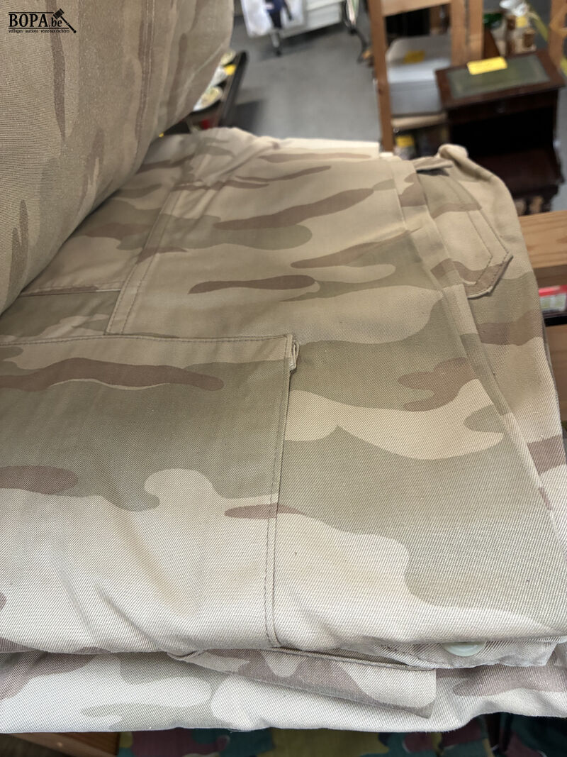 Lot camouflage legerkledij – foto 5 – kavel bij BOPA Auctions, Oekene