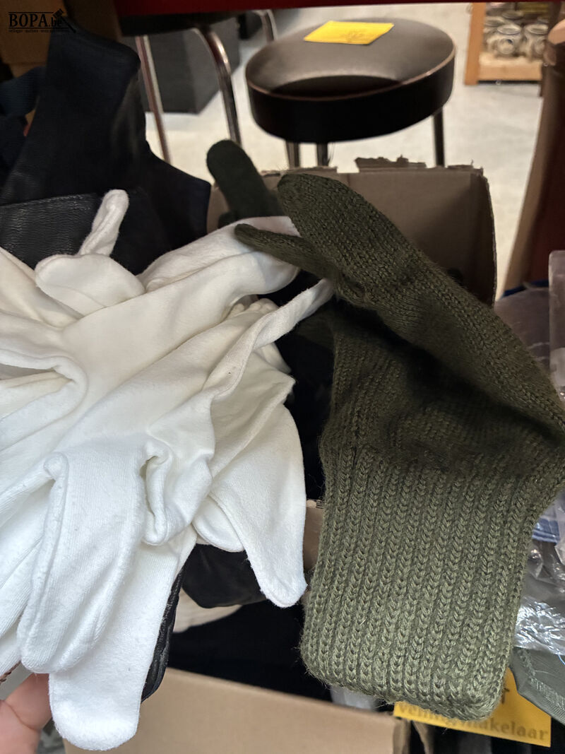 Lot legeraccessoires – foto 8 – kavel bij BOPA Auctions, Oekene