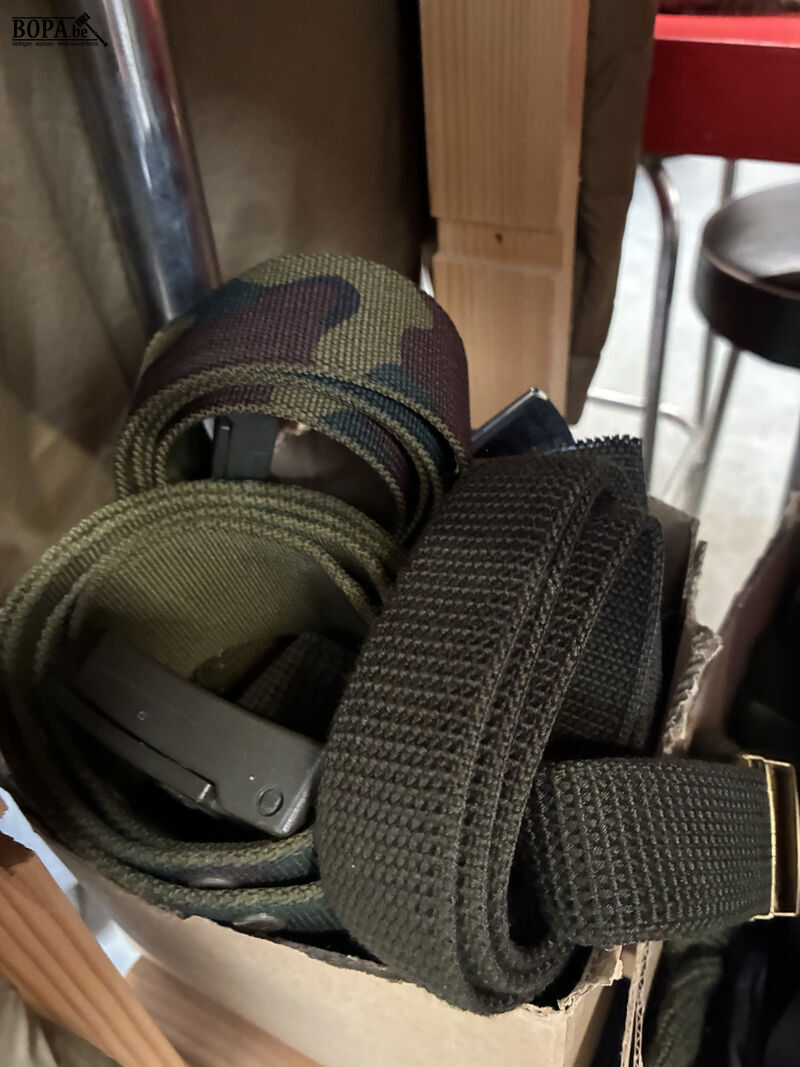 Lot legeraccessoires – foto 9 – kavel bij BOPA Auctions, Oekene