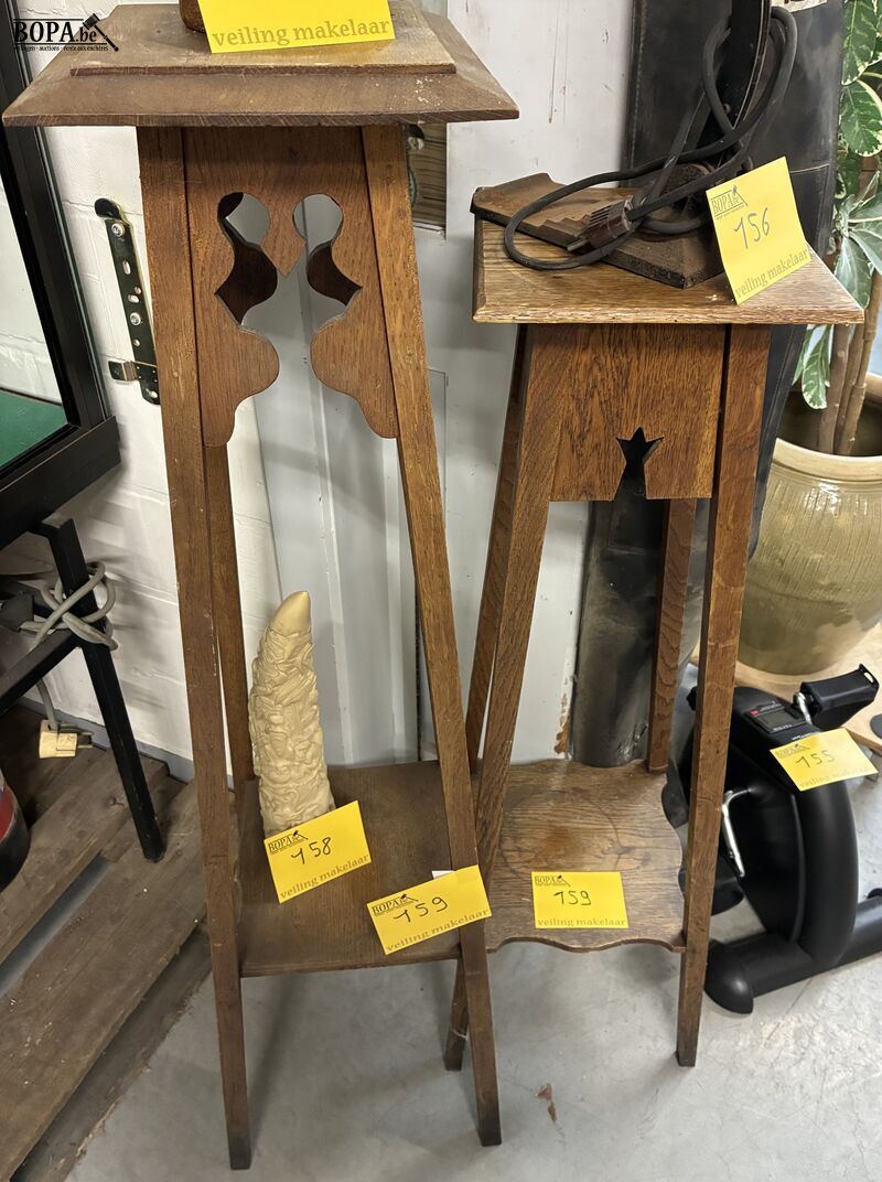 Antieke houten plantenstaanders - 2 stuks – foto 2 – kavel bij BOPA Auctions, Oekene