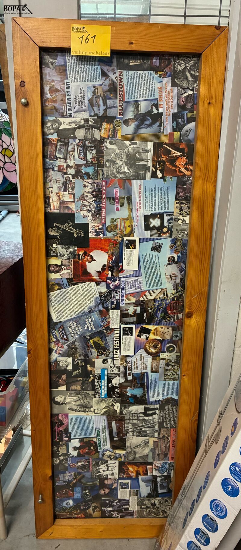 Grote houten wandlijst met collage blues/jazz – foto 2 – kavel bij BOPA Auctions, Oekene