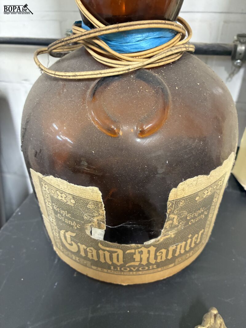 Retro fles Grand Marnier met lampenkap – foto 3 – kavel bij BOPA Auctions, Oekene