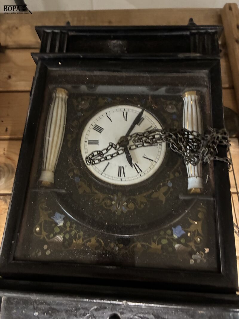 Wandklok met koperen gewichten – foto 4 – kavel bij BOPA Auctions, Oekene